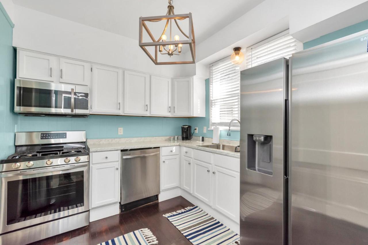 2 Kitchens,2 Living Rooms,4 Bedrooms-Close To All! กาลเวสตัน ภายนอก รูปภาพ